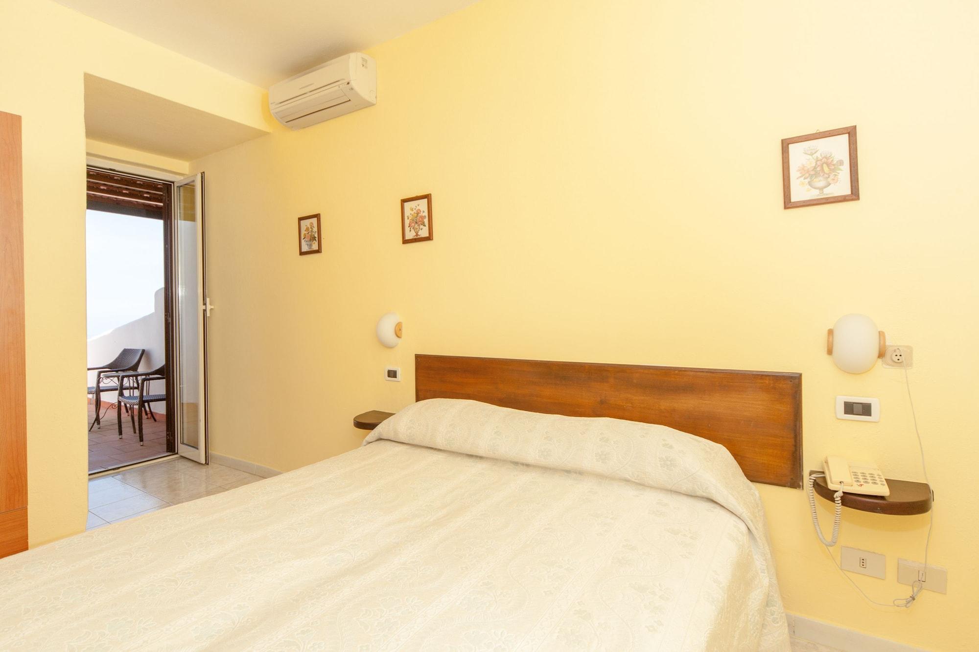 Ape Regina Hotel 3*